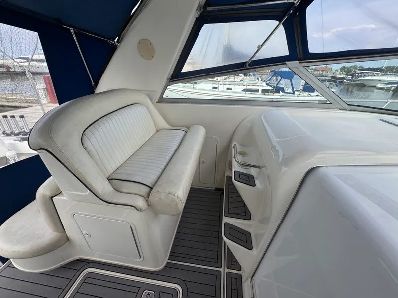 Slide: The Image of Sea Ray 330 EXPRESS CRUISER 1997 - 7