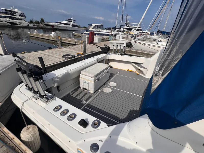 Slide: The Image of Sea Ray 330 EXPRESS CRUISER 1997 - 5