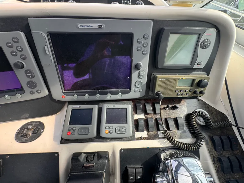 Slide: The Image of Sea Ray 330 EXPRESS CRUISER 1997 - 12