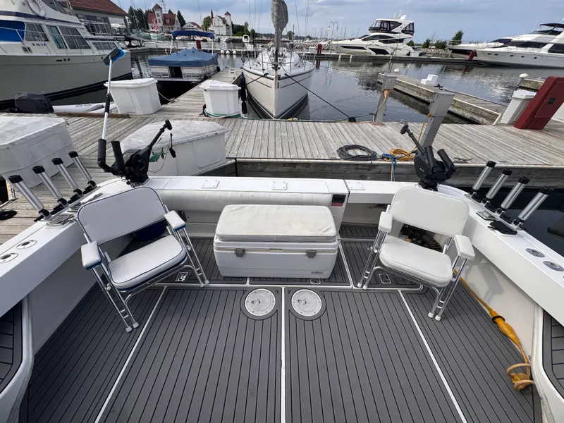 Slide: The Image of Sea Ray 330 EXPRESS CRUISER 1997 - 6