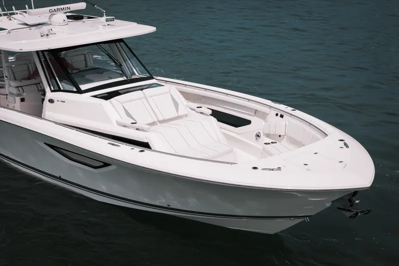 Slide: The Image of Pursuit 428 SPORT CONSOLE 2024 - 10