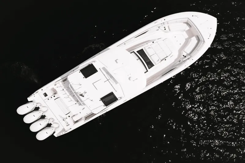 Slide: The Image of Pursuit 428 SPORT CONSOLE 2024 - 11