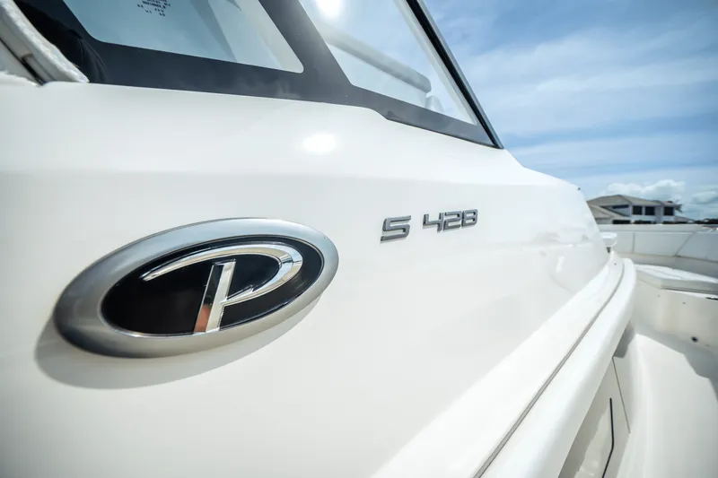 Slide: The Image of Pursuit 428 SPORT CONSOLE 2024 - 14