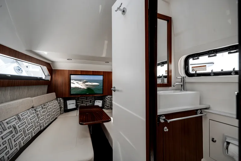 Slide: The Image of Pursuit 428 SPORT CONSOLE 2024 - 26