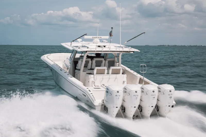 Slide: The Image of Pursuit 428 SPORT CONSOLE 2024 - 45