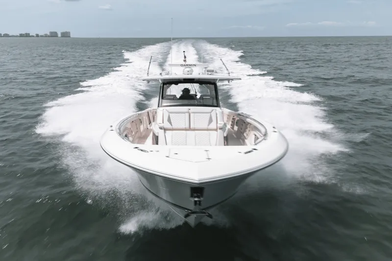 Slide: The Image of Pursuit 428 SPORT CONSOLE 2024 - 47