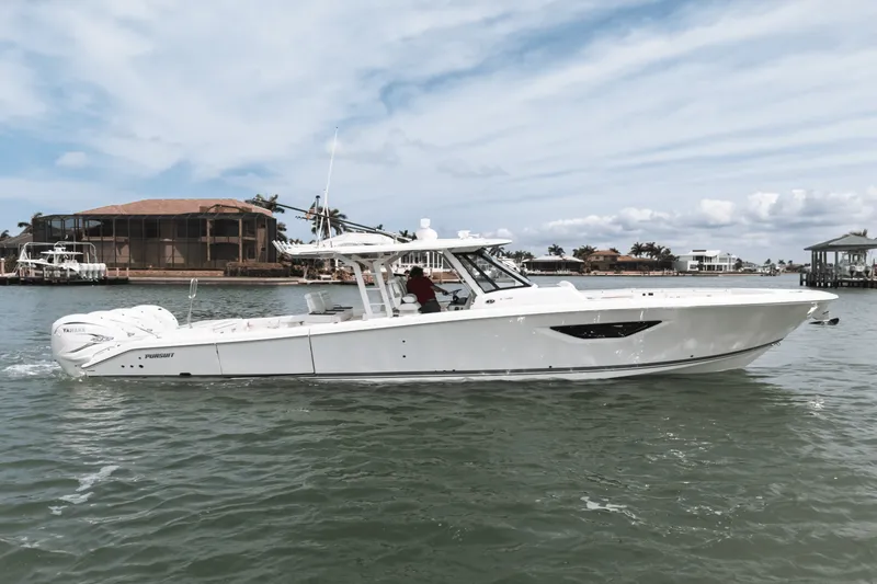 Slide: The Image of Pursuit 428 SPORT CONSOLE 2024 - 6