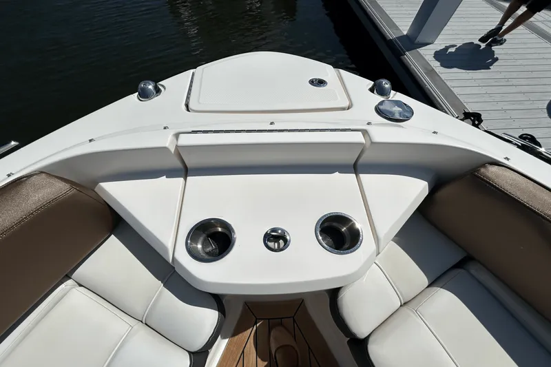 Slide: The Image of Sea Ray SLX 400 2019 - 11