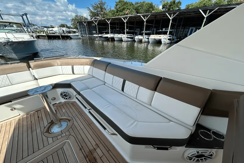 Slide: The Image of Sea Ray SLX 400 2019 - 22