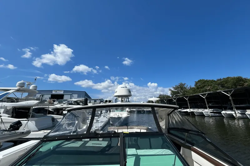 Slide: The Image of Sea Ray SLX 400 2019 - 25