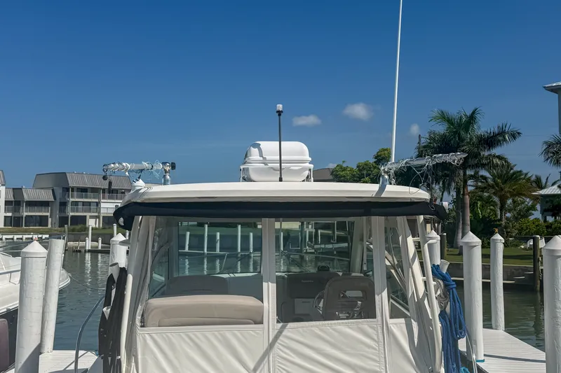 Slide: The Image of Boston Whaler 315 CONQUEST 2016 - 2