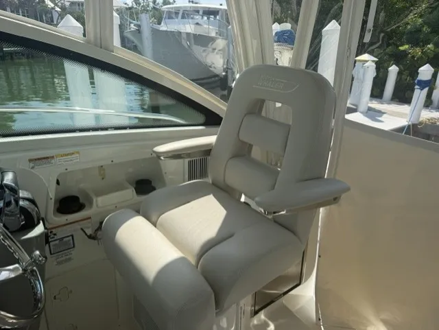 Slide: The Image of Boston Whaler 315 CONQUEST 2016 - 21
