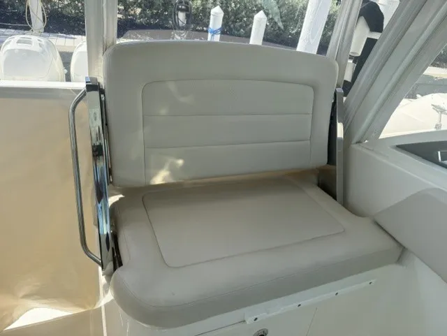 Slide: The Image of Boston Whaler 315 CONQUEST 2016 - 19