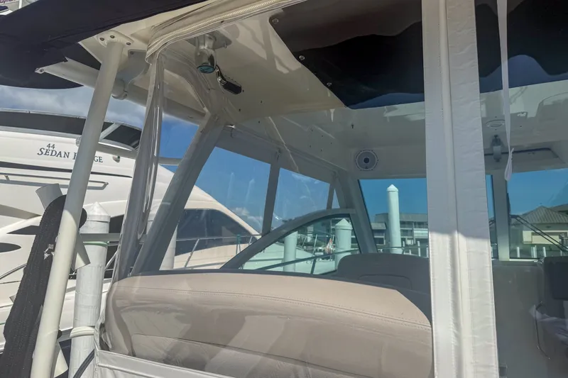 Slide: The Image of Boston Whaler 315 CONQUEST 2016 - 7