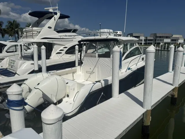 Slide: The Image of Boston Whaler 315 CONQUEST 2016 - 5