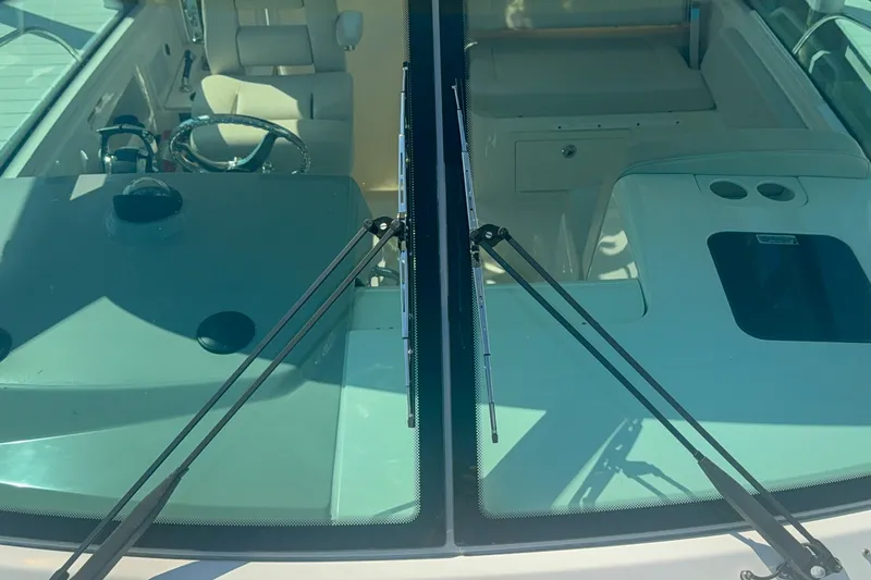 Slide: The Image of Boston Whaler 315 CONQUEST 2016 - 11