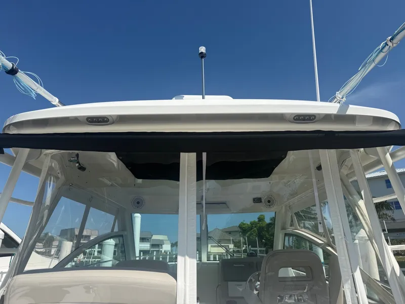 Slide: The Image of Boston Whaler 315 CONQUEST 2016 - 7
