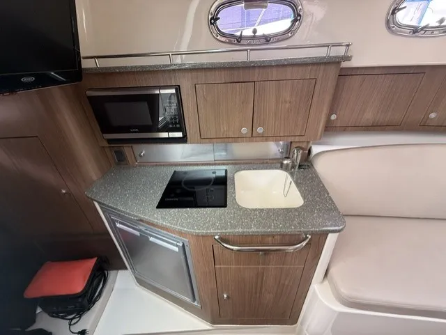 Slide: The Image of Boston Whaler 315 CONQUEST 2016 - 25