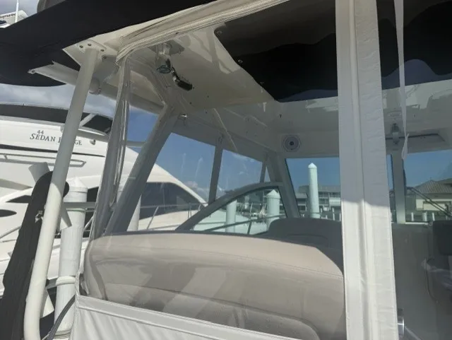 Slide: The Image of Boston Whaler 315 CONQUEST 2016 - 18