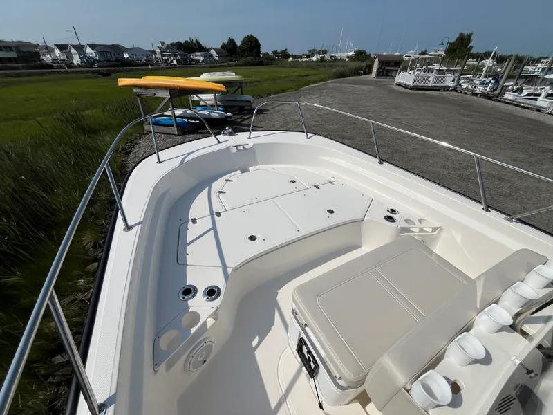 Slide: The Image of Boston Whaler 210 Montauk 2026 - 11