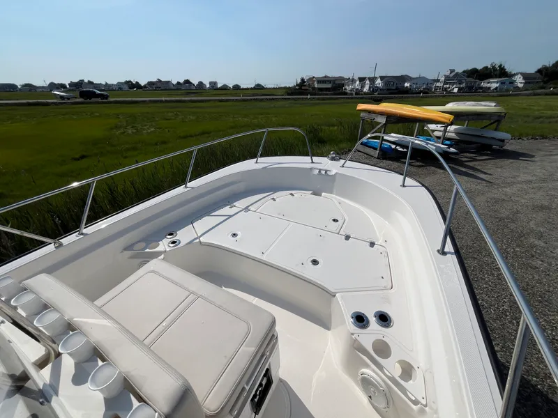 Slide: The Image of Boston Whaler 210 Montauk 2026 - 12