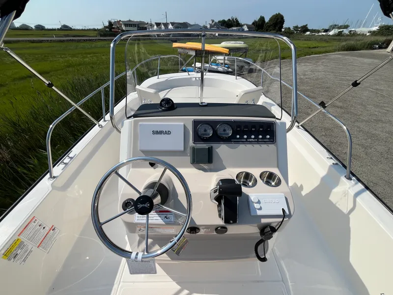 Slide: The Image of Boston Whaler 210 Montauk 2026 - 7