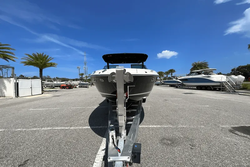 Slide: The Image of Sea Ray SLX 260 Outboard 2025 - 22