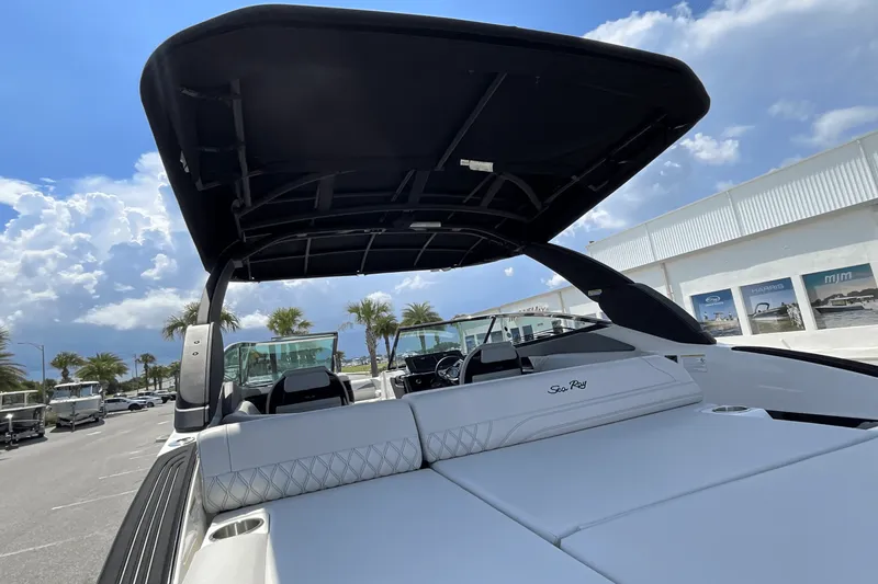 Slide: The Image of Sea Ray SLX 260 Outboard 2025 - 8