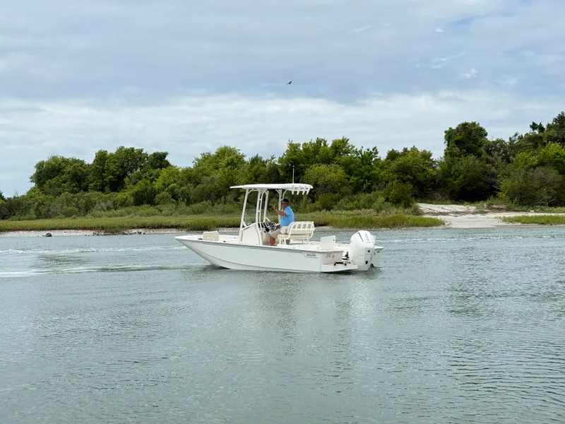 Slide: The Image of Boston Whaler 210 Montauk 2026 - 4