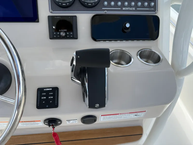 Slide: The Image of Boston Whaler 210 Montauk 2026 - 17