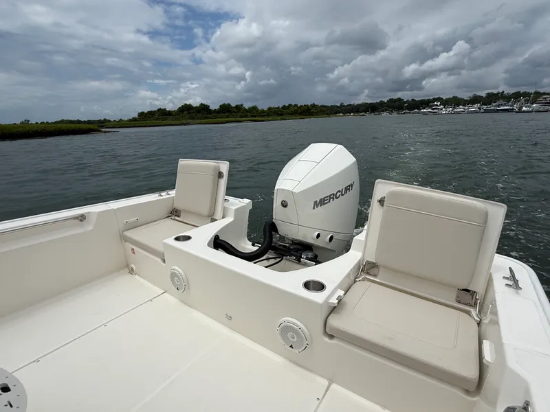 Slide: The Image of Boston Whaler 210 Montauk 2026 - 11