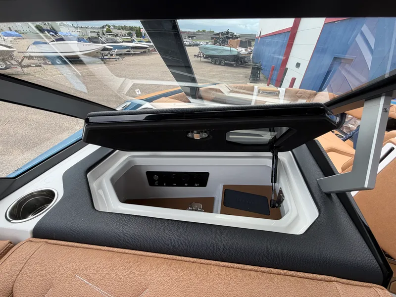 Slide: The Image of Nautique G25 Paragon 2026 - 41
