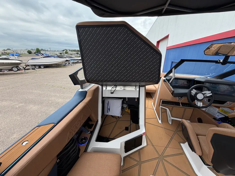 Slide: The Image of Nautique G25 Paragon 2026 - 39
