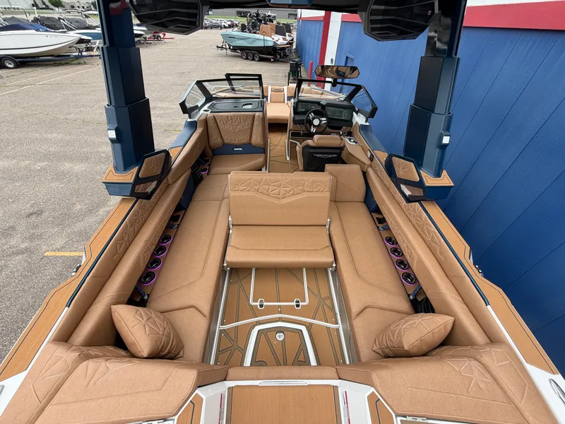 Slide: The Image of Nautique G25 Paragon 2026 - 19