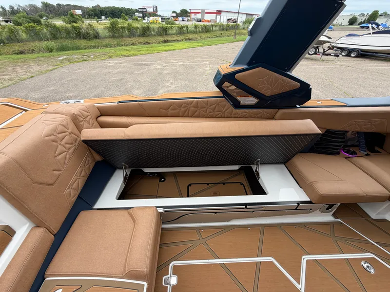 Slide: The Image of Nautique G25 Paragon 2026 - 24