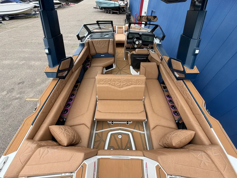 Slide: The Image of Nautique G25 Paragon 2026 - 18