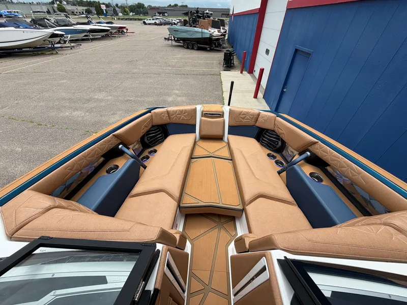 Slide: The Image of Nautique G25 Paragon 2026 - 46