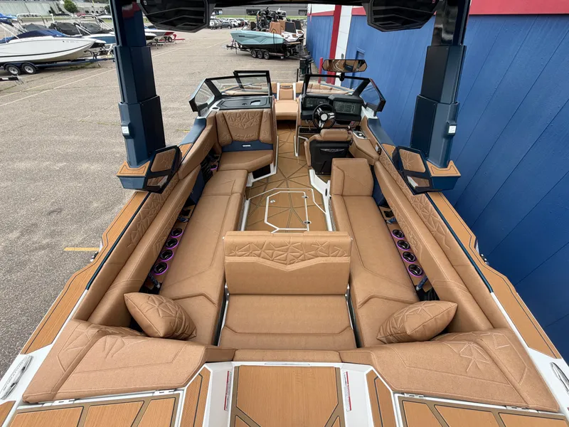 Slide: The Image of Nautique G25 Paragon 2026 - 17