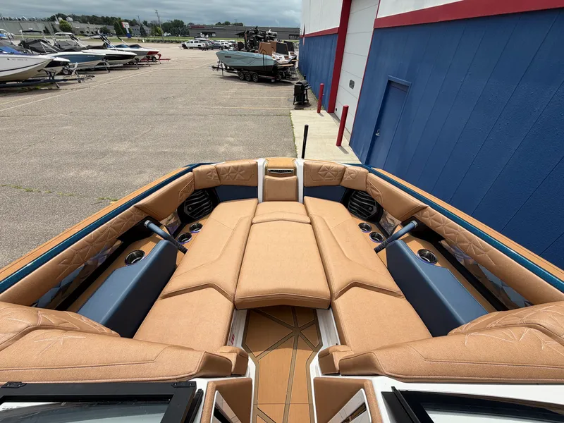 Slide: The Image of Nautique G25 Paragon 2026 - 50