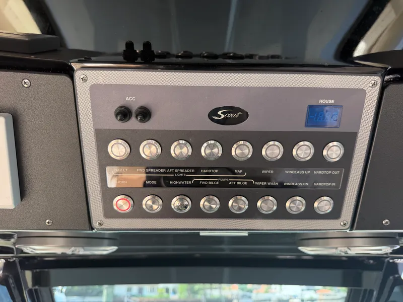 Slide: The Image of Scout 355 LXF 2023 - 19