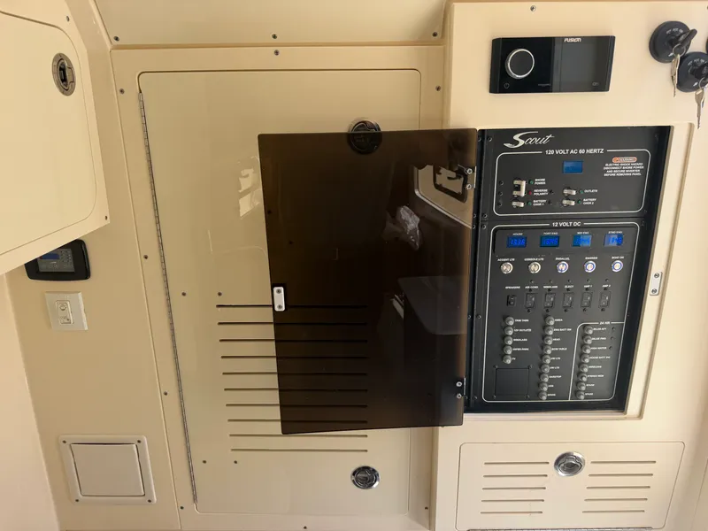 Slide: The Image of Scout 355 LXF 2023 - 25