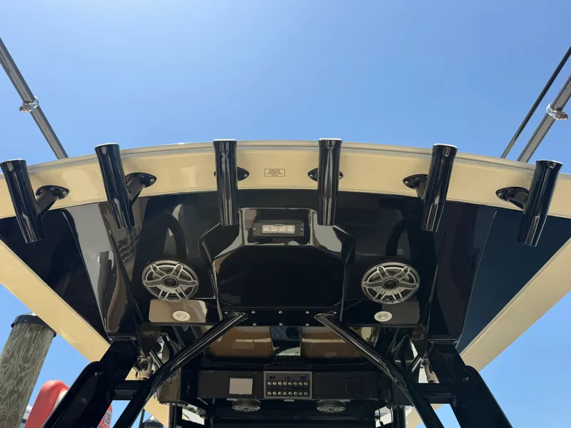 Slide: The Image of Scout 355 LXF 2023 - 16