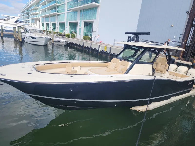 Slide: The Image of Scout 355 LXF 2023 - 4