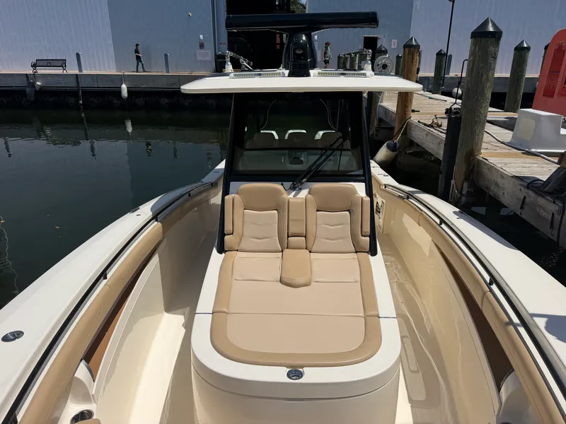 Slide: The Image of Scout 355 LXF 2023 - 10