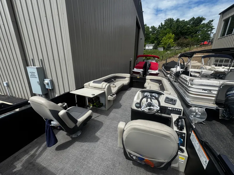 Slide: The Image of Barletta CABRIO 24 UC 2022 - 4