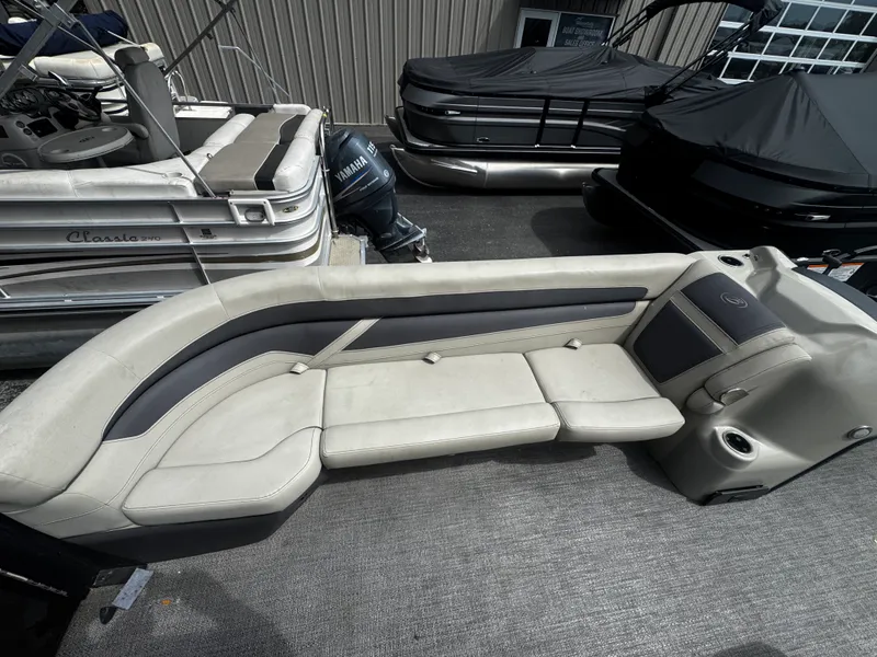 Slide: The Image of Barletta CABRIO 24 UC 2022 - 15