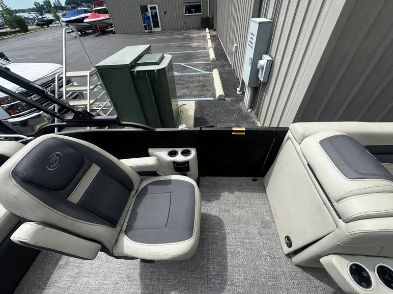 Slide: The Image of Barletta CABRIO 24 UC 2022 - 12