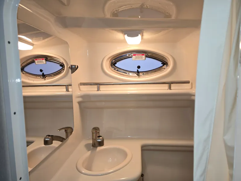 Slide: The Image of Sea Ray 260 SUNDANCER 2008 - 21