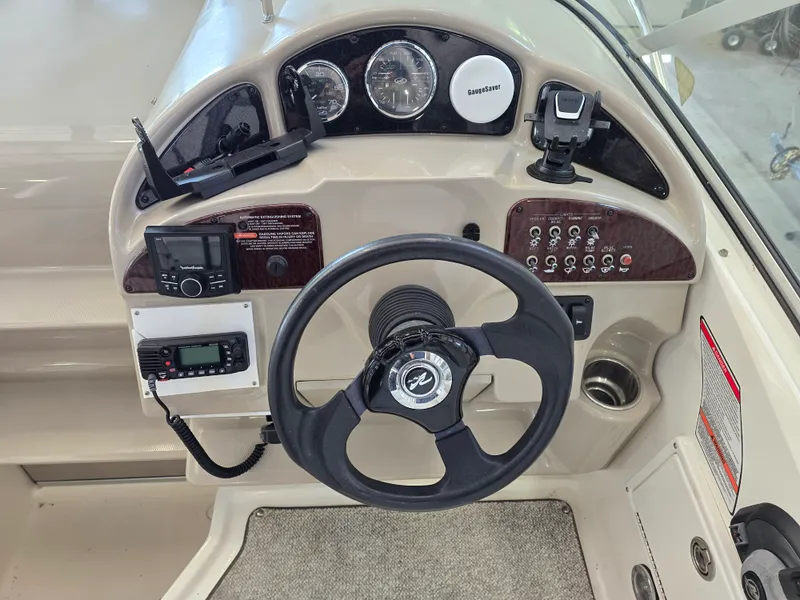 Slide: The Image of Sea Ray 260 SUNDANCER 2008 - 13