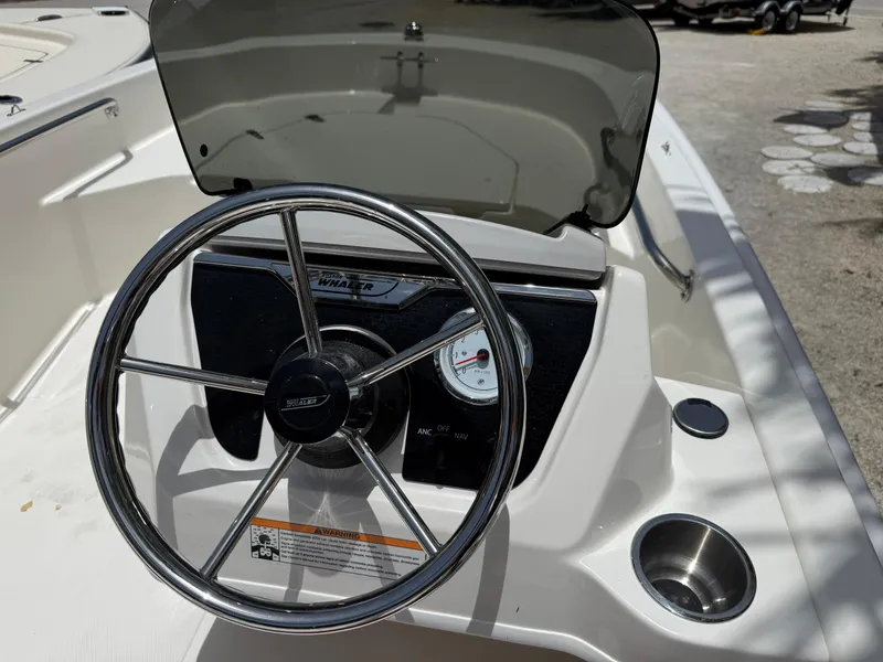 Slide: The Image of Boston Whaler 130 Super Sport 2026 - 3